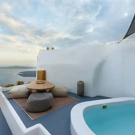 Pura Vida Cave House *