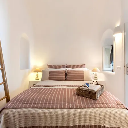 Pura Vida Cave House Villa