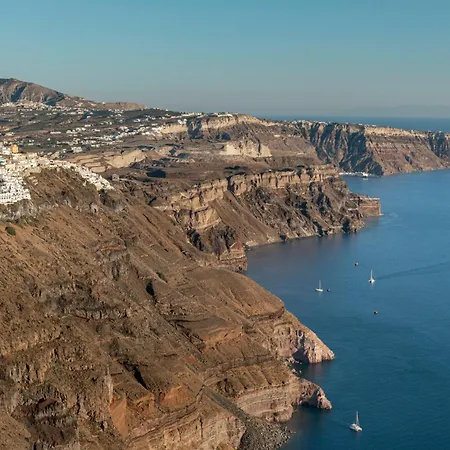 Pura Vida Cave House