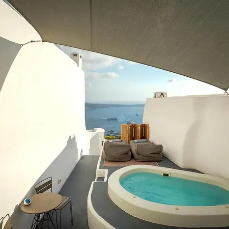 Pura Vida Cave House *