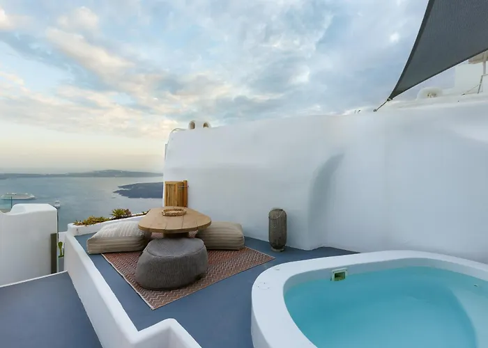 Pura Vida Cave House *