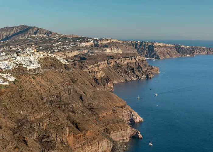 Pura Vida Cave House