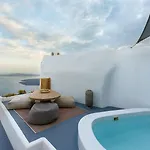Pura Vida Cave House *