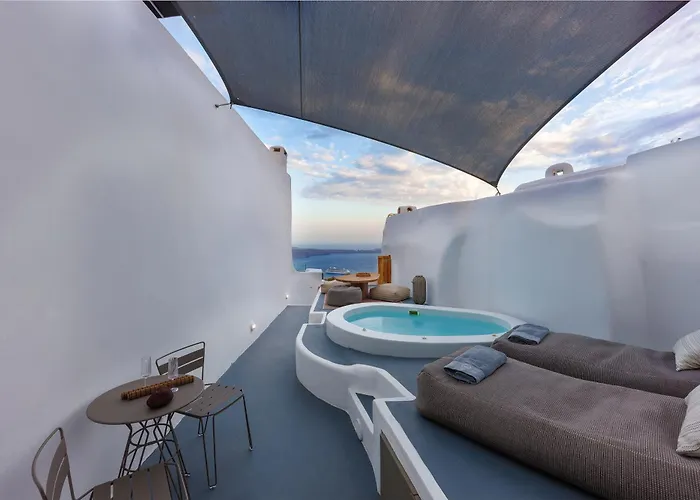 Pura Vida Cave House