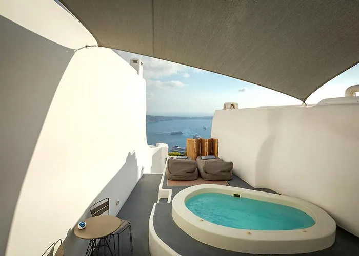 Pura Vida Cave House *