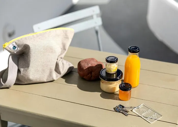 Pura Vida Cave House